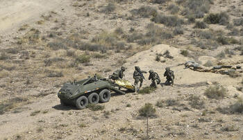 Un fallecido tras una explosión en la base militar de Viator