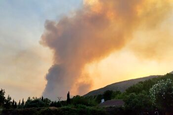 Al menos 19 incendios activos requieren la ayuda del Estado