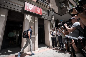 La UCO abandona Ferraz tras clonar el correo de Cerdán