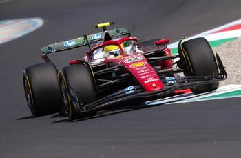 Hamilton lidera el doblete de Ferrari en Monza