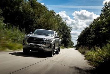El Toyota Hilux se convierte en híbrido