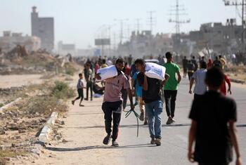 Israel abre fuego junto a un centro de ayuda en Rafah