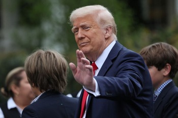 Trump presiona a la Fed para bajar los tipos de interés