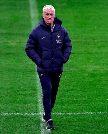 Sólido, gris, infalible