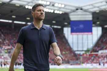 Xabi Alonso, defensa de 3 o de 4