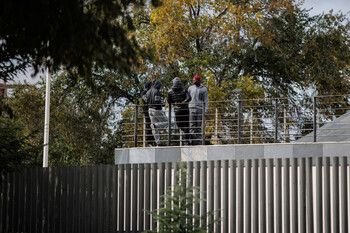 Ordenan cerrar un centro de acogida de migrantes en Madrid