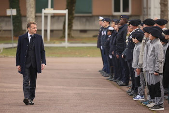 Macron anuncia un servicio militar voluntario desde 2026