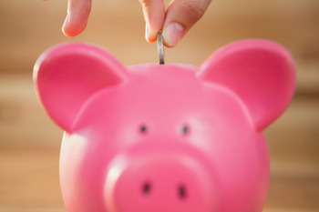 Los ahorros llenan los bolsillos de los españoles