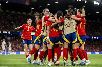 España sobrevive a su peor noche