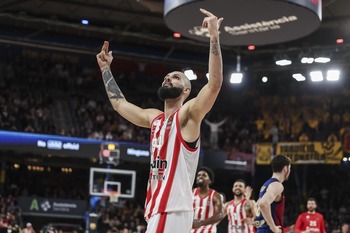 El Barça suspende contra Olympiacos en el último segundo