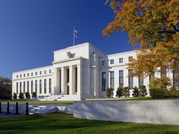 La Fed mantiene los tipos sin cambios por segunda vez en 2025