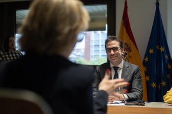 La UE expedienta a España por frenar la OPA de BBVA a Sabadell