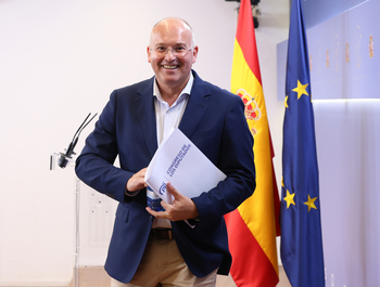 Tellado gana enteros como segundo de Feijóo