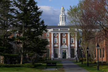 La Universidad de Harvard demanda a la Administración Trump
