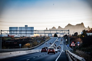 Un muerto y siete heridos al embestir un coche a otros en Gerona