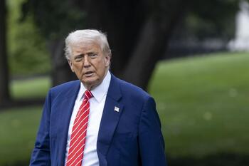 EEUU investiga a los exdirectores del FBI y la CIA