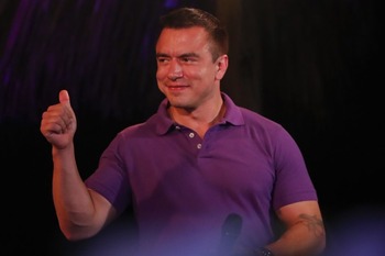 Noboa logra una rotunda reelección como presidente de Ecuador