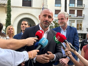 El PP carga contra Redondo por las pulseras antimaltrato