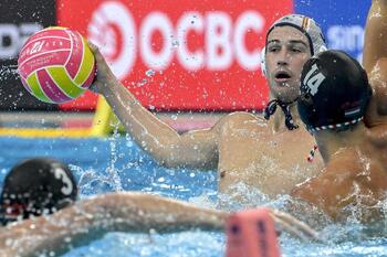 España se reencuentra y bate a Hungría para ir líder a cuartos