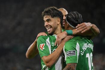 Abde conecta al Betis con la Liga ante una Real tocada