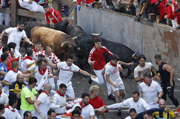 Veloz y peligroso encierro de los toros de La Palmosilla