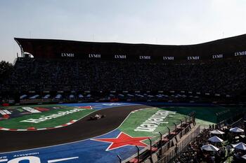 Norris se queda la pole de México