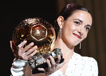 Bonmatí conquista su tercer Balón de Oro femenino
