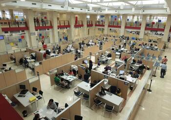 El Gobierno ofrece subir un 11% el salario para los funcionarios