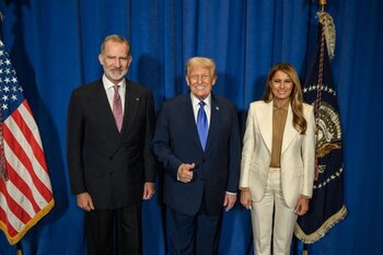 La Casa Blanca distribuye una foto de Felipe VI con Donald Tru