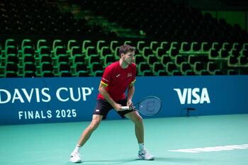 Mensik se impone a Carreño y República Checa toma ventaja