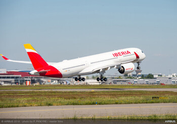 Un avión de Iberia aterriza de emergencia en Barajas