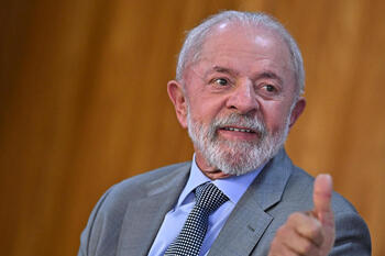 Lula califica de arbitrarias las sanciones de EEUU al Supremo