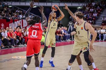 El nuevo Barça sucumbe ante el debutante Hapoel

