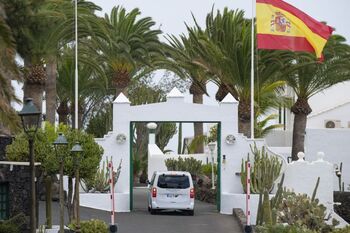 Sánchez llega a Lanzarote para veranear en La Mareta