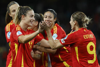 España firma un trabajado pleno antes de la hora de la verdad
