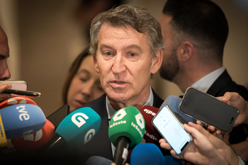 Feijóo critica que Ábalos siga como diputado en el Congreso