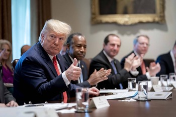Trump pausa la entrada en vigor de los aranceles a México