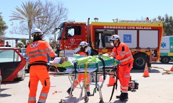 Dos muertos tras arrollar un coche una terraza en Fuengirola