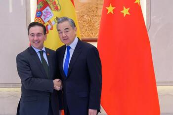 Albares pide a China reciprocidad