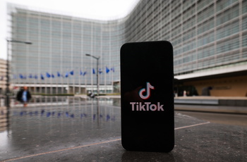 Bruselas acusa a TikTok de violar la ley servicios digitales