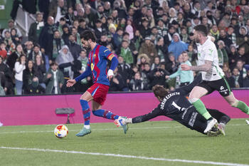 El Barça sale vivo de El Sardinero
