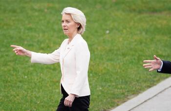 Von der Leyen defiende el progreso de la UE en defensa