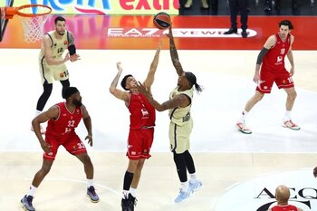 El Barça de Pascual alimenta su crisis en Milán