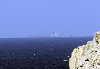 Irán dice que Ormuz sigue abierto salvo para EEUU e Israel