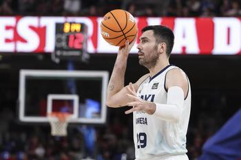 Chus Mateo recupera a Pierre Oriola y Ferran Bassas