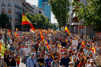 Miles de personas piden en Madrid la dimisión de Sánchez