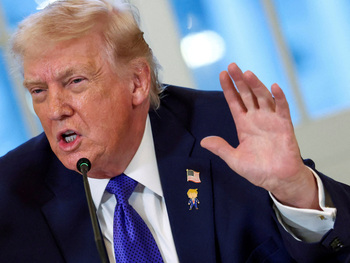 Trump advierte a Cuba de que no recibirá petróleo de Venezuela