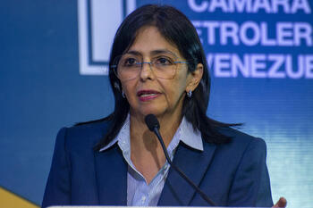Delcy Rodríguez amenaza a Aldama con una querella por injurias