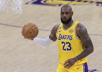 LeBron James, el jugador con más partidos de la NBA