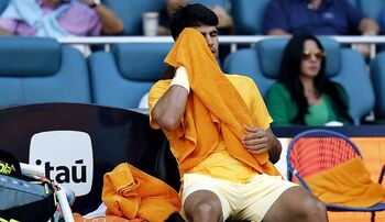 Una dura defensa para Alcaraz